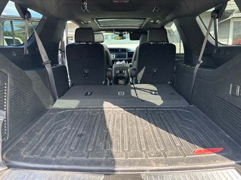 Used 2021 GMC Yukon XL Denali image 9