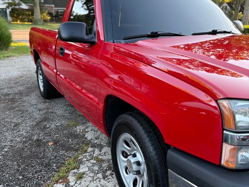 Used 2005 Chevrolet Silverado 1500 W/T image 2