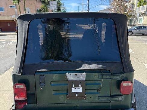 Used 1999 Jeep Wrangler SE image 9