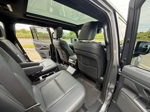 Used 2025 Lexus GX 550 AWD/4WD image 15