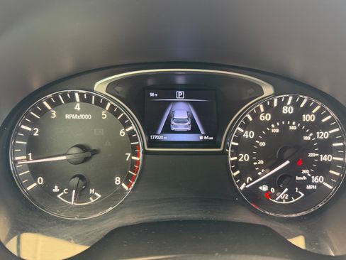 Used 2017 Nissan Pathfinder S FWD image 10