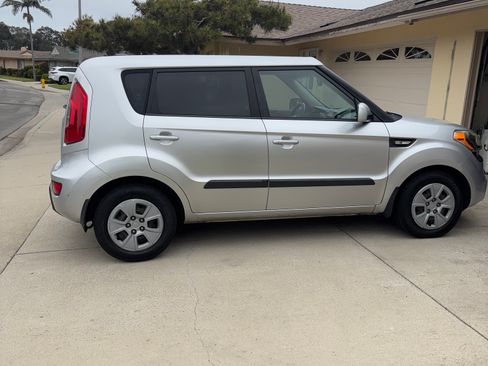 Used 2013 Kia Soul FWD image 4