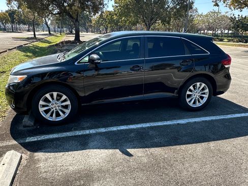 Used 2014 Toyota Venza LE w/ LE Convenience Package image 9