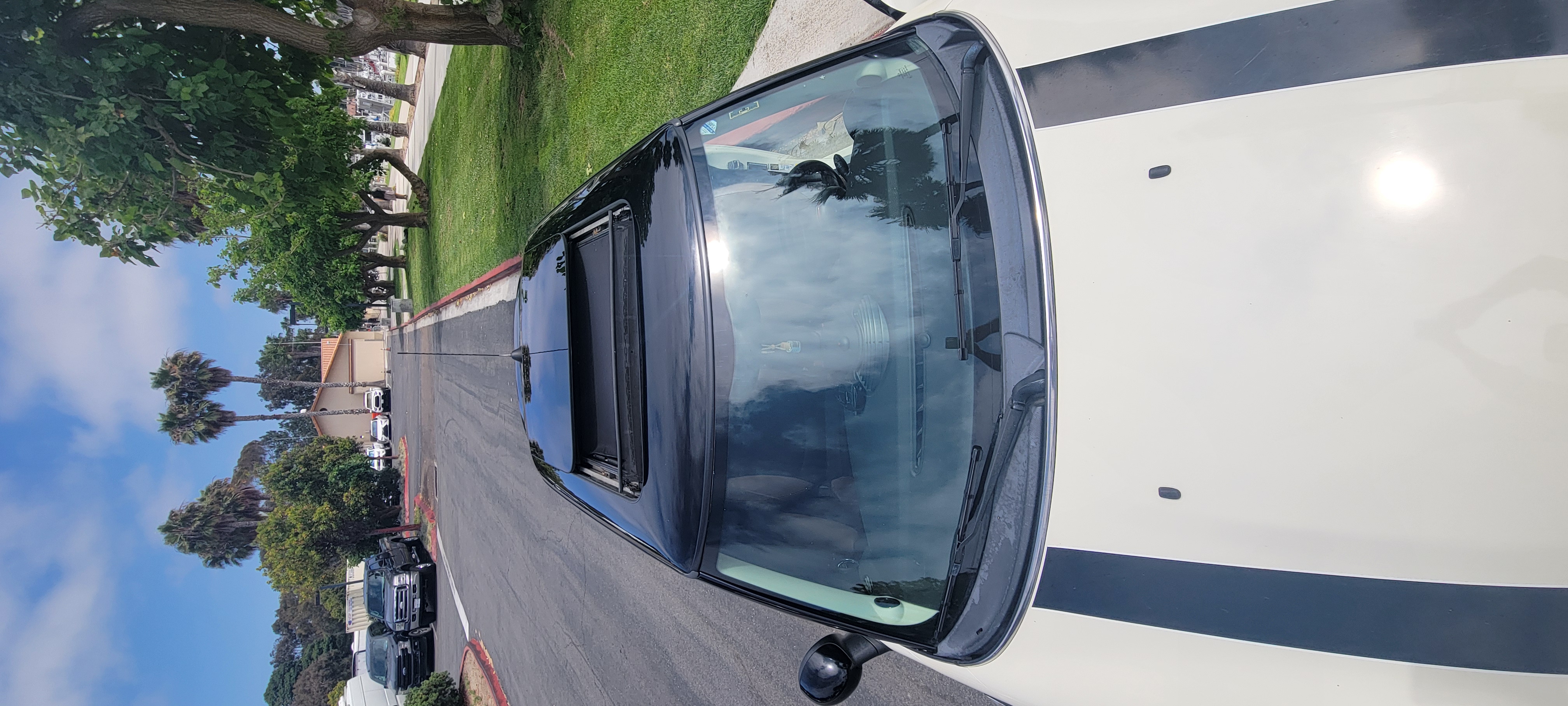 Used 2011 MINI Cooper Hardtop FWD image 2