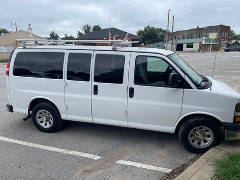 Used 2014 Chevrolet Express 1500 LT w/ LT Preferred Equipment Group RWD image 2