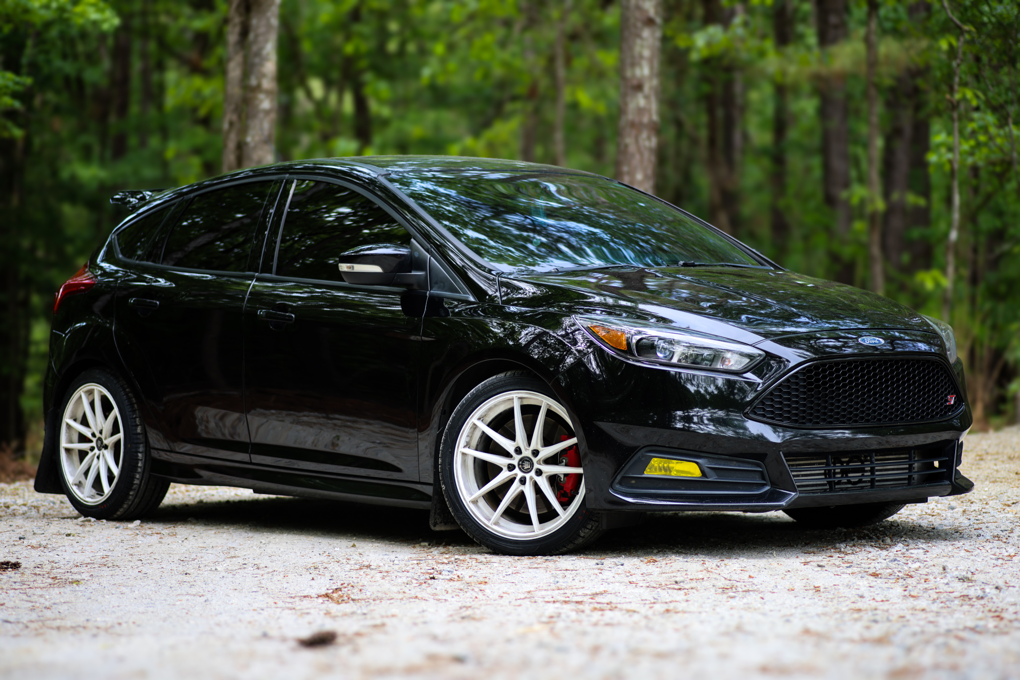 Used 2017 Ford Focus ST w/ Equipment Group 402A FWD image 4