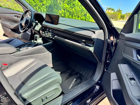 Used 2024 Honda Accord Sport image 10