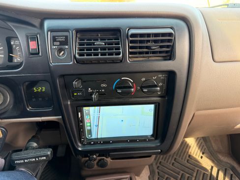 Used 2000 Toyota Tacoma 4x4 Xtracab V6 image 12