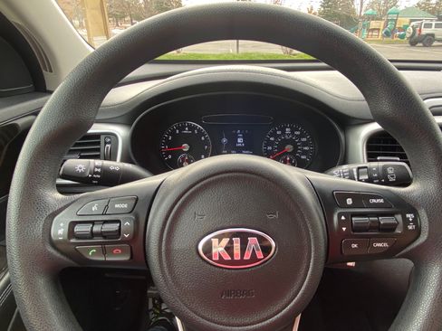 Used 2016 Kia Sorento LX image 24
