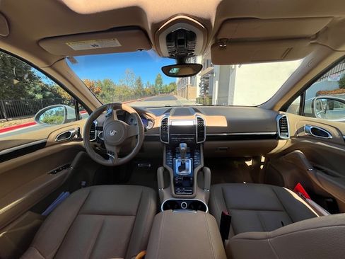 Used 2012 Porsche Cayenne S image 5