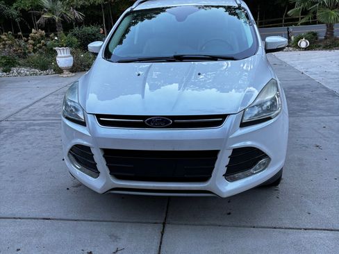 Used 2016 Ford Escape Titanium image 2