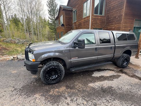Used 2003 Ford F350 Lariat AWD/4WD image 2