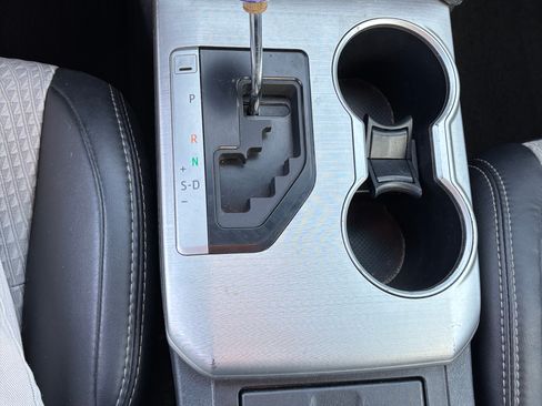 Used 2012 Toyota Camry SE image 18