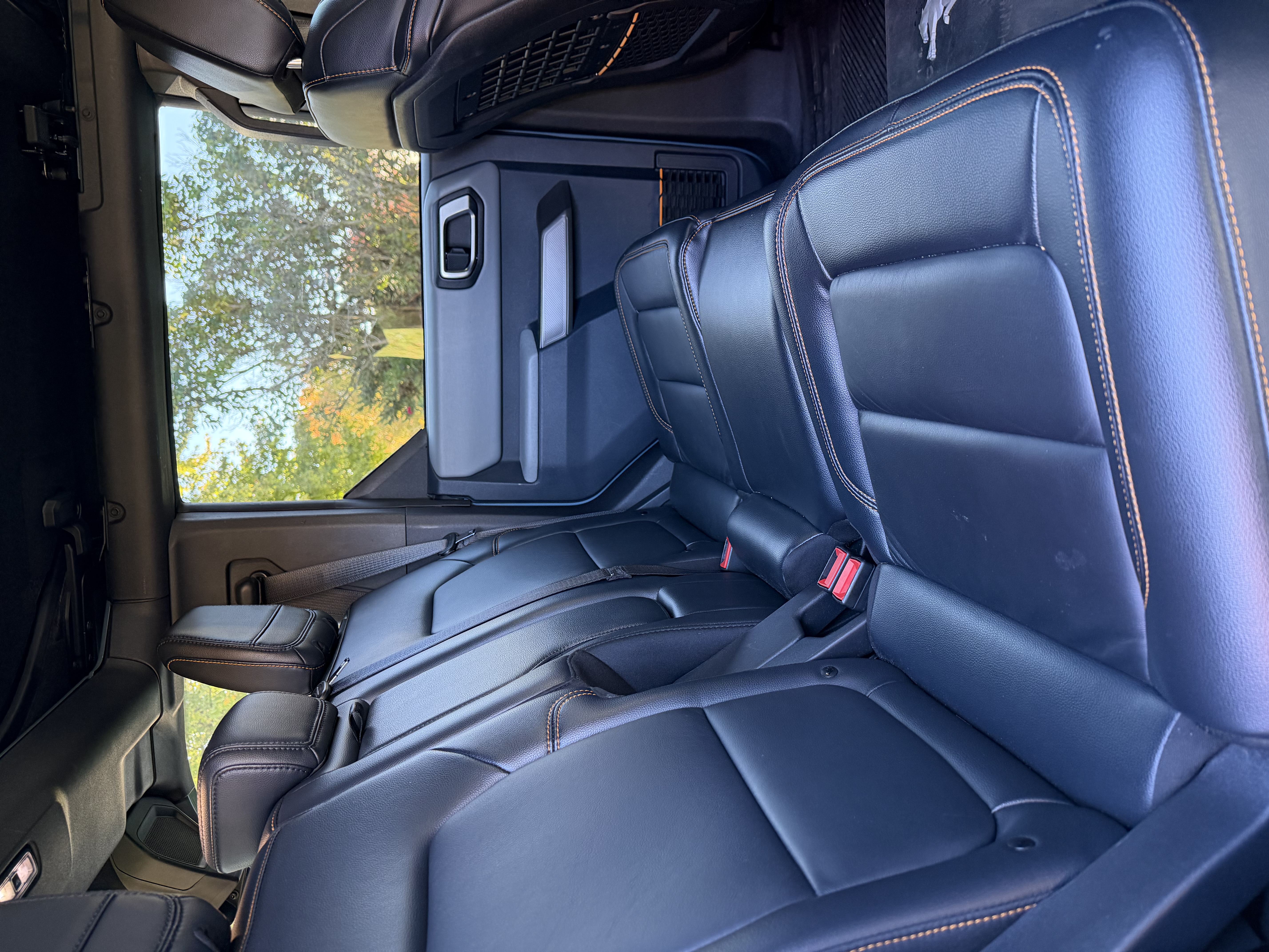 Used 2023 Ford Bronco Badlands w/ Sasquatch Package AWD/4WD image 9