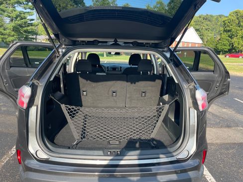 Used 2019 Ford Edge SE image 12