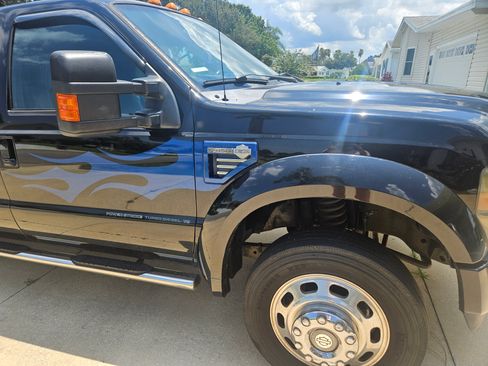 Used 2009 Ford F450 Harley-Davidson image 2