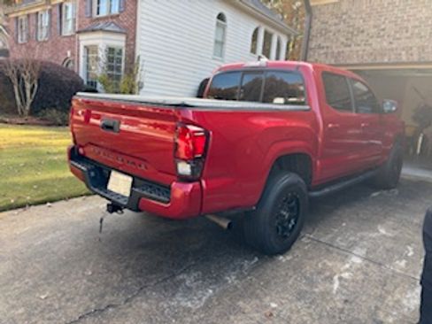 Used 2022 Toyota Tacoma SR image 6