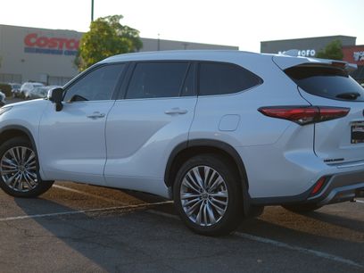 Used 2023 Toyota Highlander Platinum