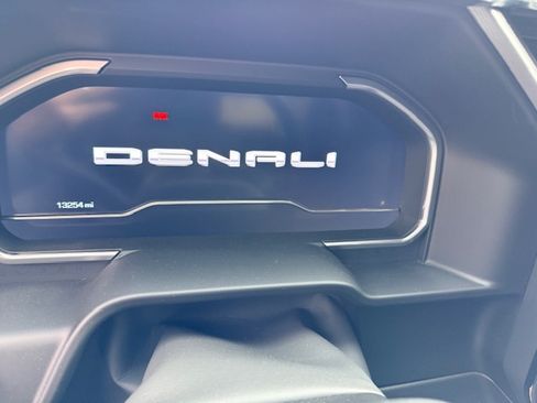 Used 2023 GMC Sierra 1500 Denali image 4