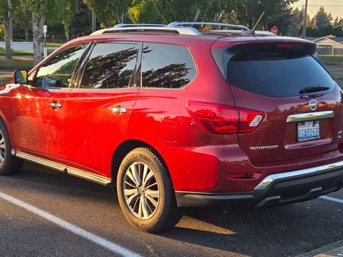 Used 2017 Nissan Pathfinder SL image 5