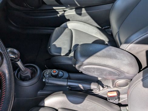 Used 2019 MINI Cooper S image 12