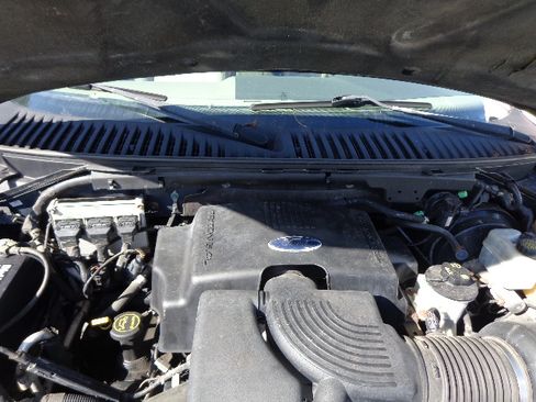 Used 2004 Ford Expedition Eddie Bauer image 27