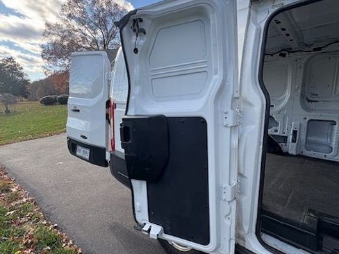 Used 2019 Ford Transit 250 130 Low Roof image 22