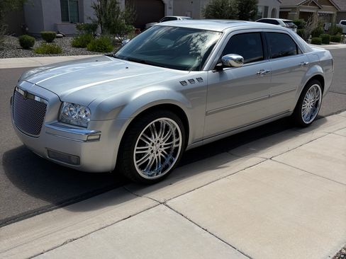 Used 2007 Chrysler 300 Touring L RWD image 6