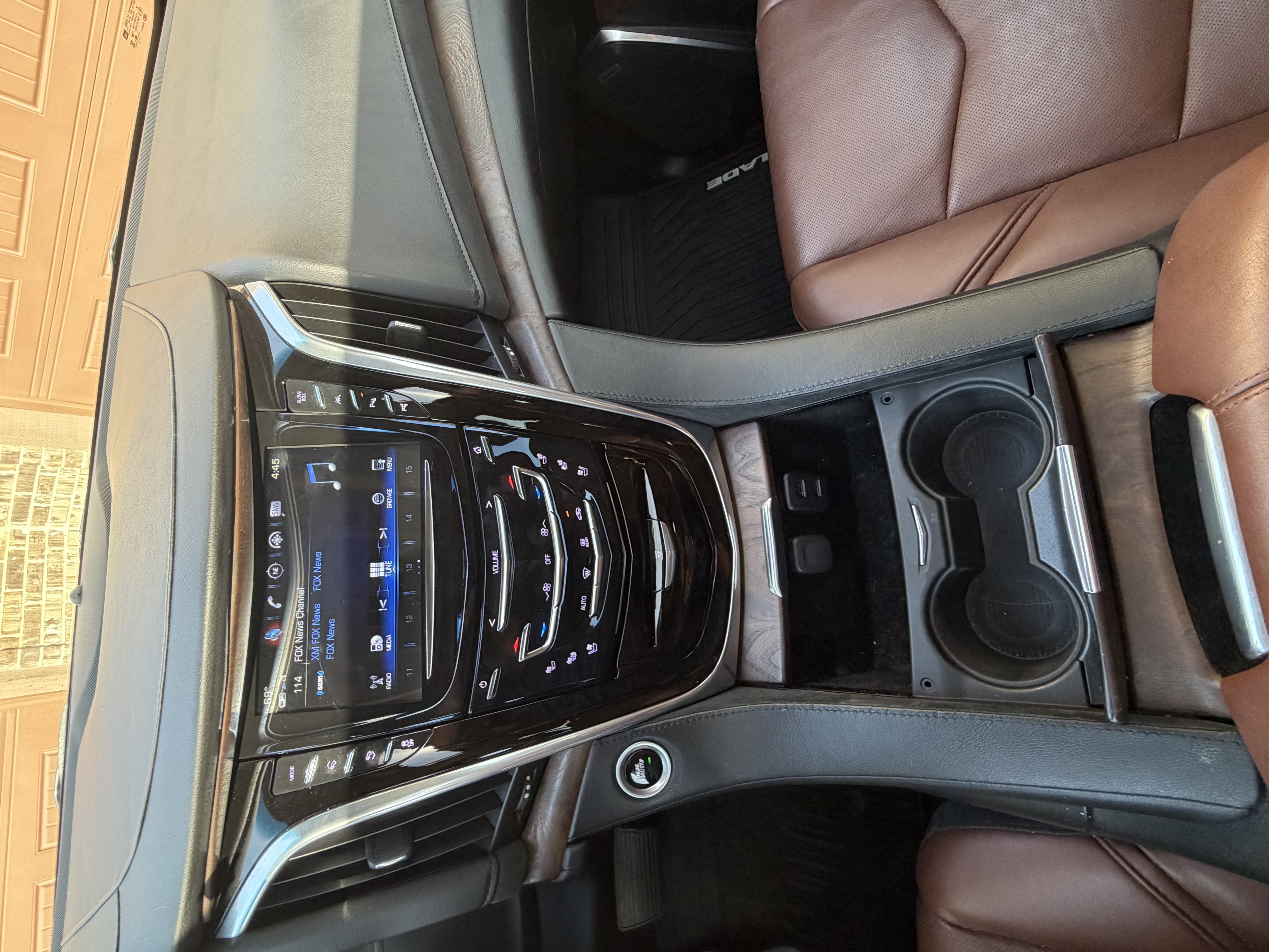 Used 2019 Cadillac Escalade Premium Luxury AWD/4WD image 16