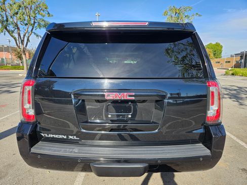 Used 2020 GMC Yukon XL SLT image 12