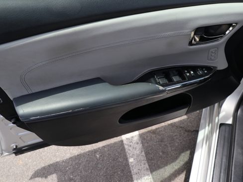 Used 2014 Toyota Avalon XLE Touring FWD image 22