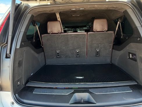Used 2023 Cadillac Escalade ESV Sport Platinum image 10