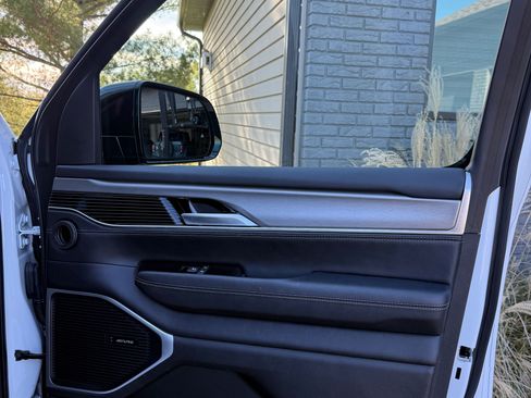 Used 2024 Jeep Wagoneer Series II w/ Convenience Group I image 14