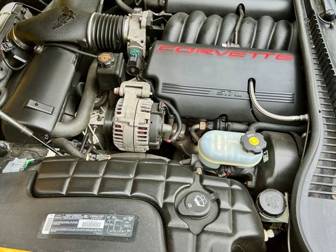 Used 2003 Chevrolet Corvette Coupe w/ Preferred Equipment Group RWD image 6