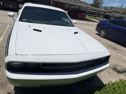 Used 2011 Dodge Challenger R/T RWD image 1