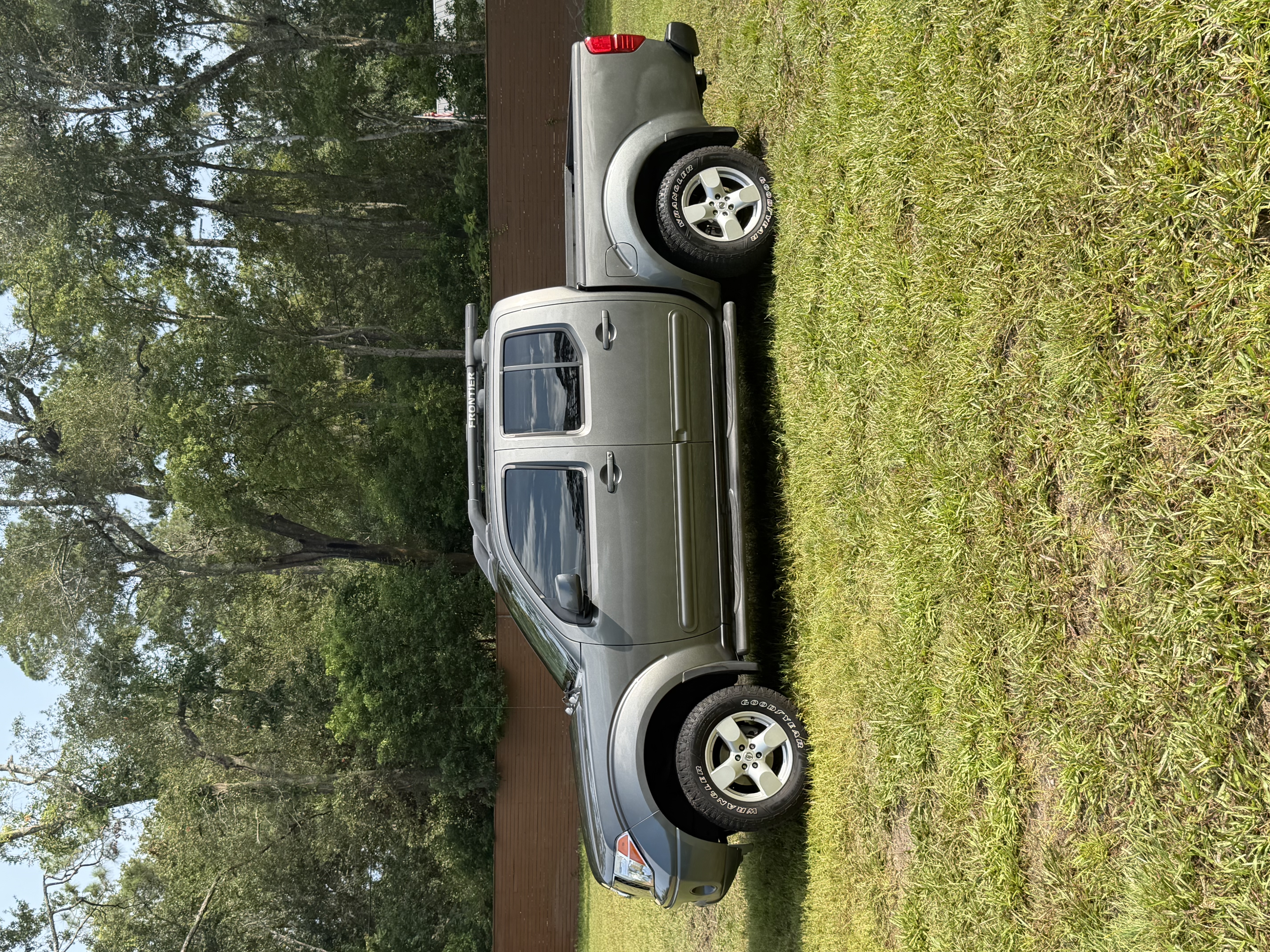 Used 2006 Nissan Frontier LE RWD image 26