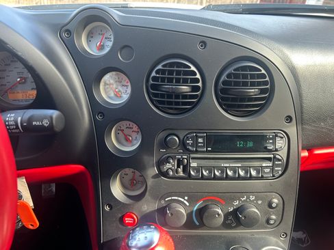 Used 2004 Dodge Viper SRT-10 image 32