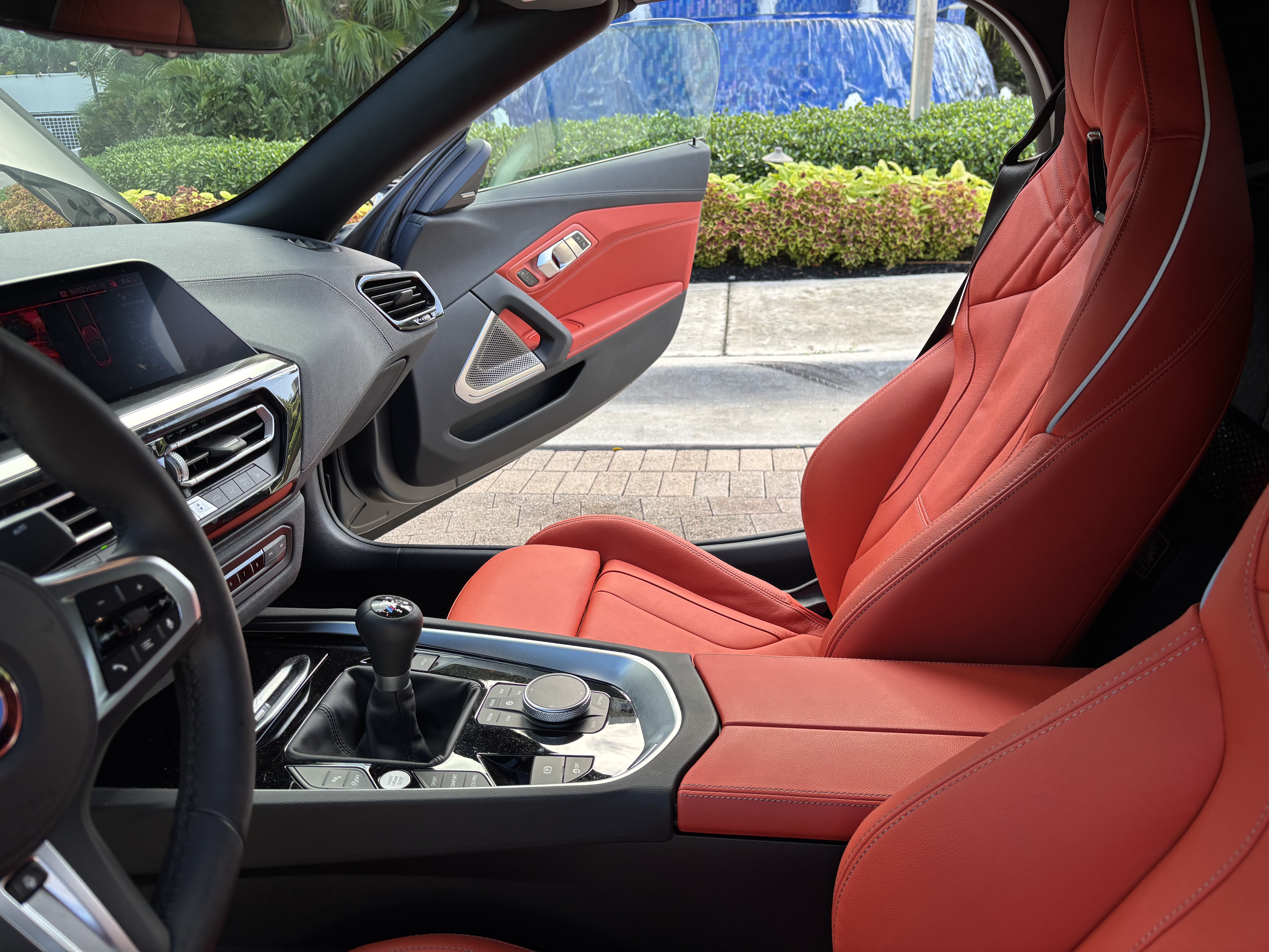 Used 2025 BMW Z4 M40i w/ Edition RWD image 18