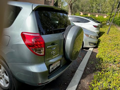 Used 2008 Toyota RAV4 2WD V6 w/ 3rd Row image 10