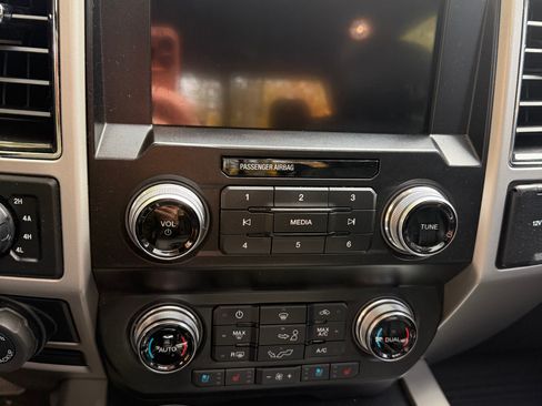 Used 2020 Ford F150 Lariat w/ Equipment Group 502A Luxury image 20