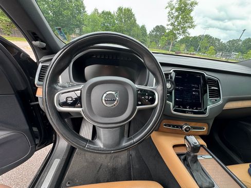 Used 2017 Volvo XC90 T6 Inscription w/ Vision Package AWD/4WD image 9