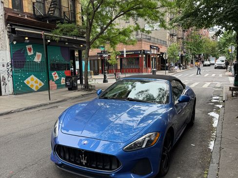 Used 2018 Maserati GranTurismo Sport image 15