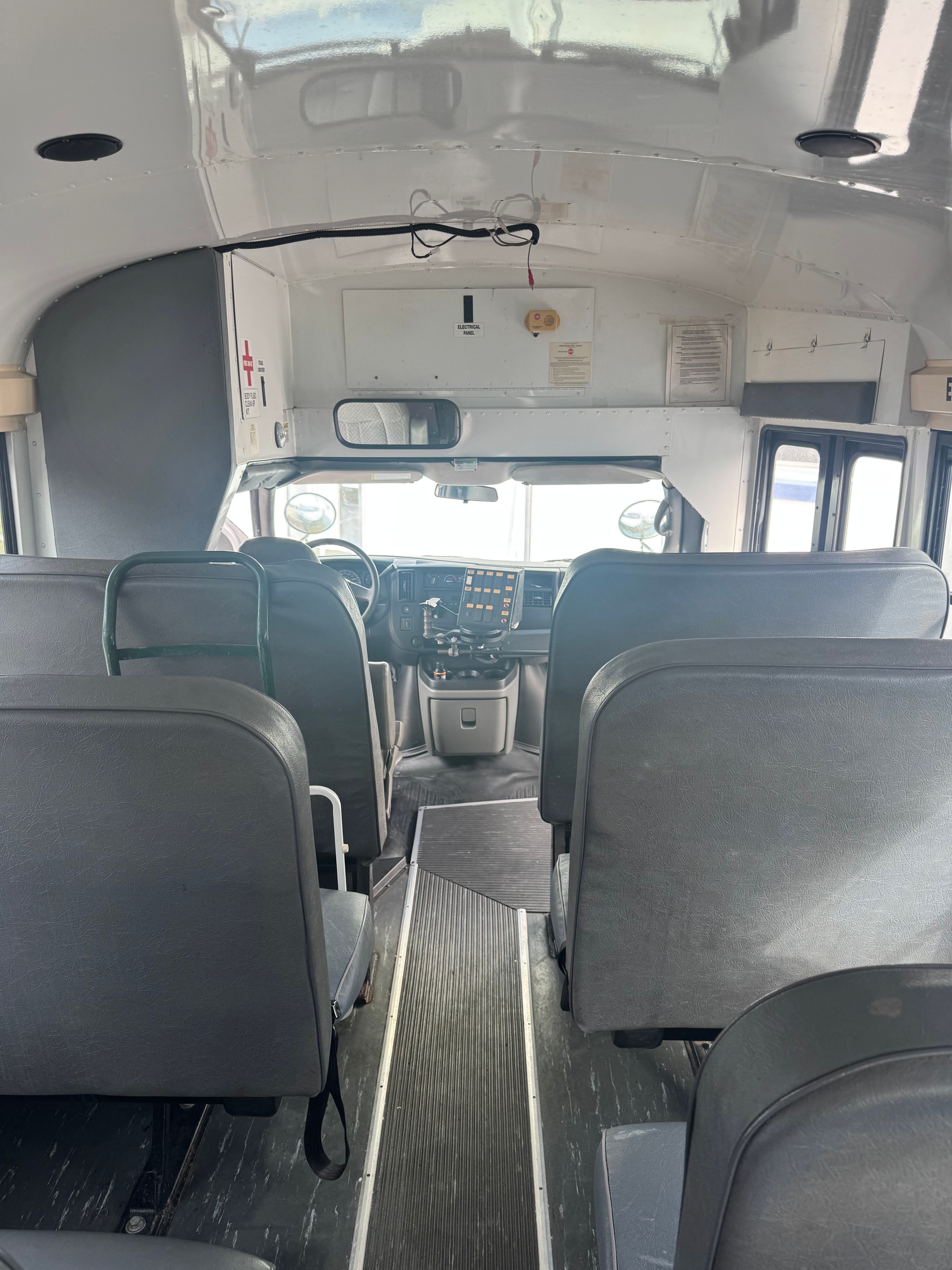 Used 2007 Chevrolet Express 3500 w/ School Bus Package RWD image 2