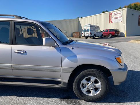 Used 1999 Toyota Land Cruiser image 8