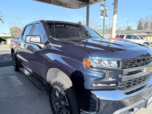 Used 2022 Chevrolet Silverado 1500 LT image 2