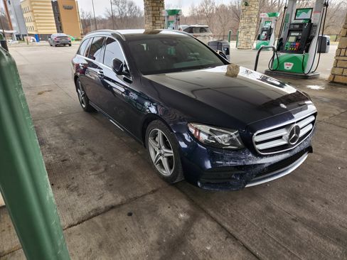 Used 2017 Mercedes-Benz E 400 4MATIC Wagon image 10
