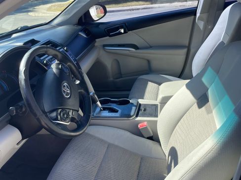 Used 2014 Toyota Camry XLE image 9