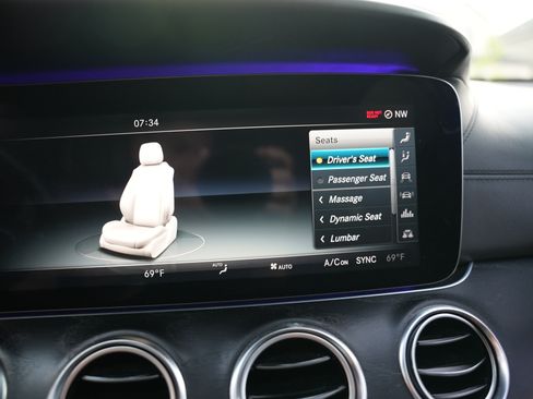 Used 2017 Mercedes-Benz E 300 image 17