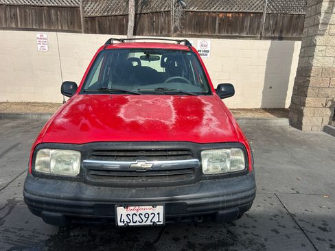 Used 2002 Chevrolet Tracker ZR2 image 2