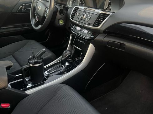Used 2017 Honda Accord LX image 10